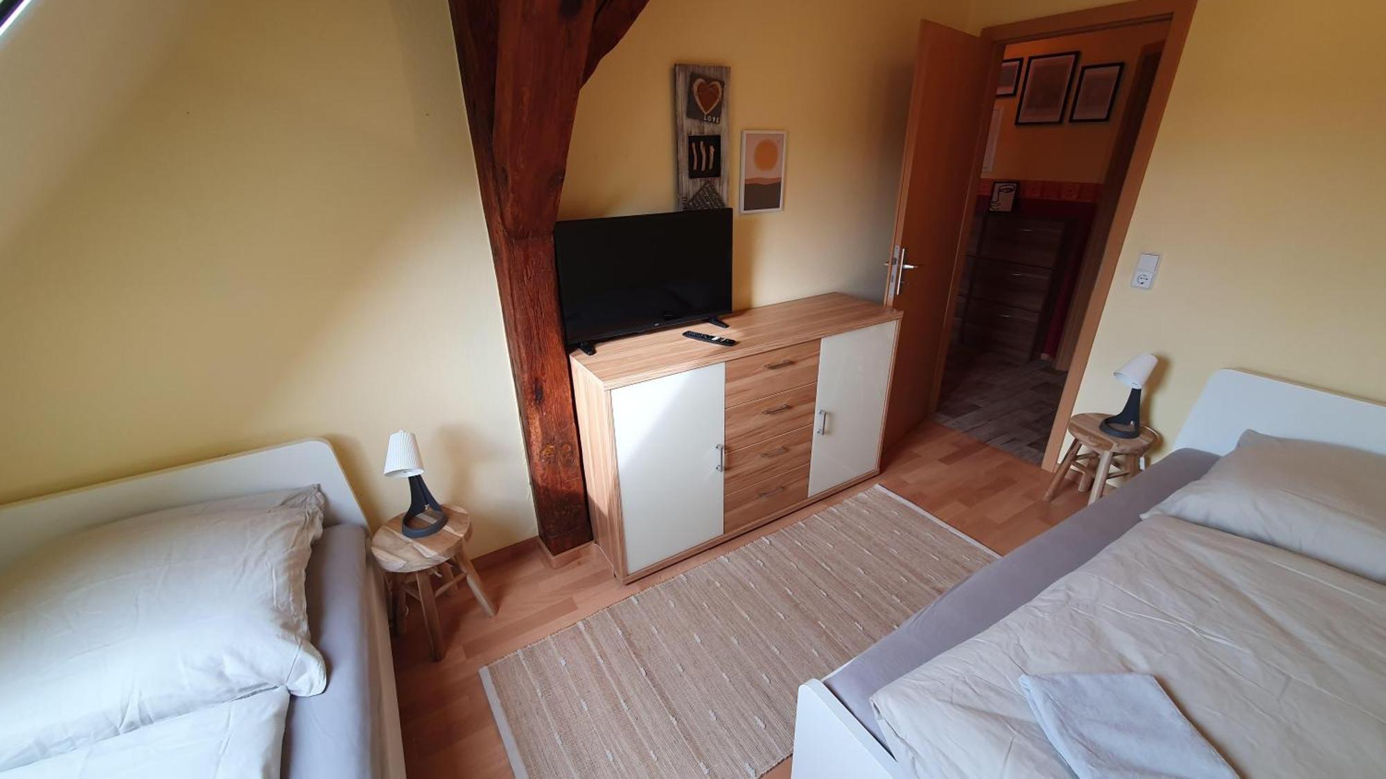 Ferienwohnung Im Gutshof Direkt Gegenueber Dem Schloss, Rhododendronpark Mit Terrasse Und Wlan Kromlau Kültér fotó
